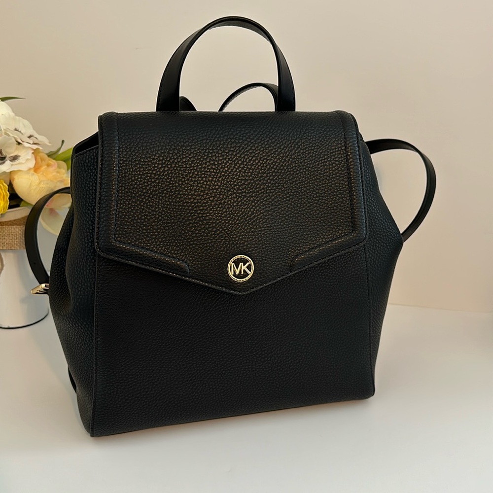 MICHAEL KORS MD BLACK PEBBLED LEATHER BACKPACK
"FREYA" NWT